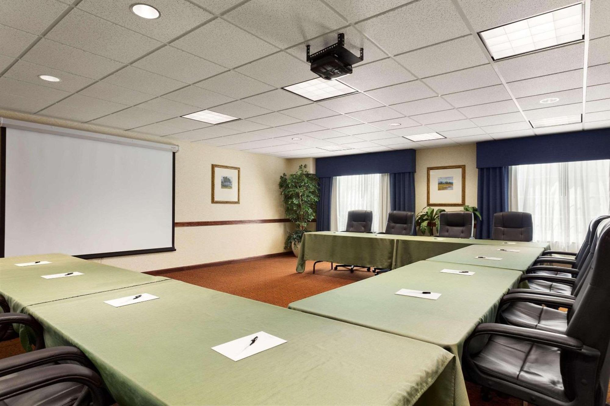 Country Inn & Suites By Radisson, Madison, Al מראה חיצוני תמונה